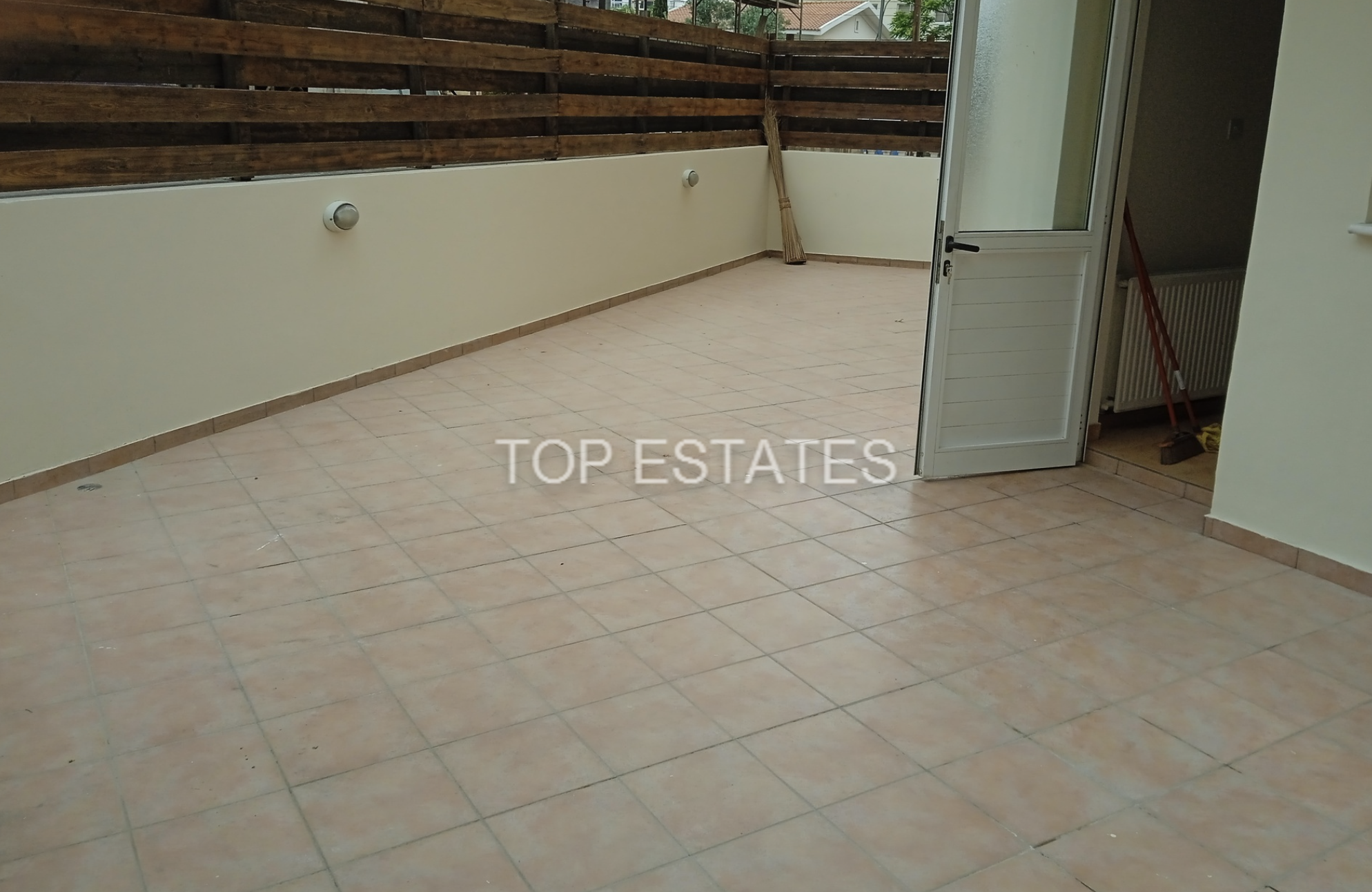For rent 2 bedrooms furnished apartment in city centre Nicosia