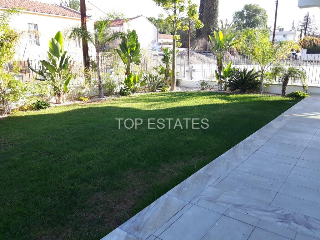 For Sale 5 bedroom house in Nicosia