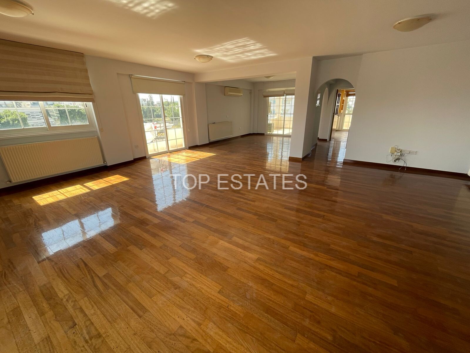 For Sale 3 bedrooms whole floor apartment in Nicosia